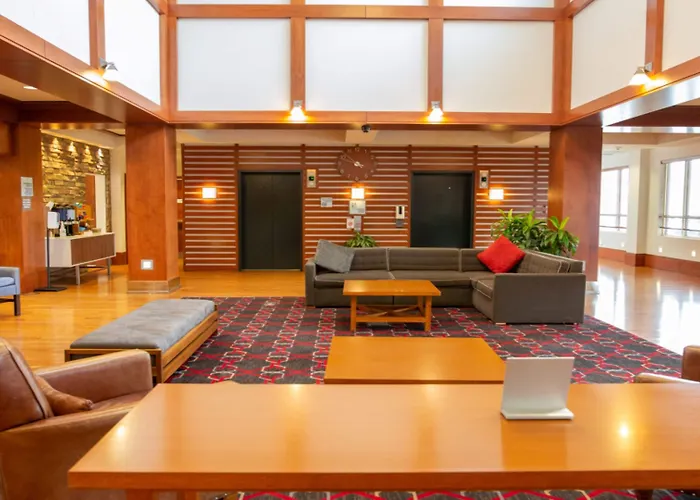 Hotel Express Airport Easton 4*