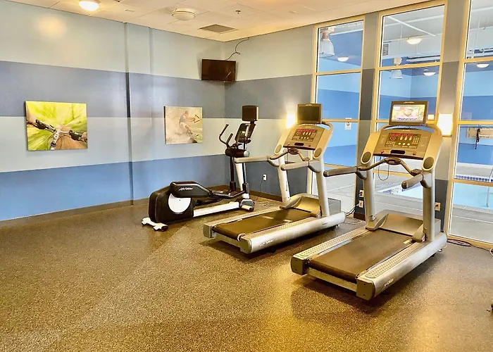 Express Airport Easton Hotel 4*