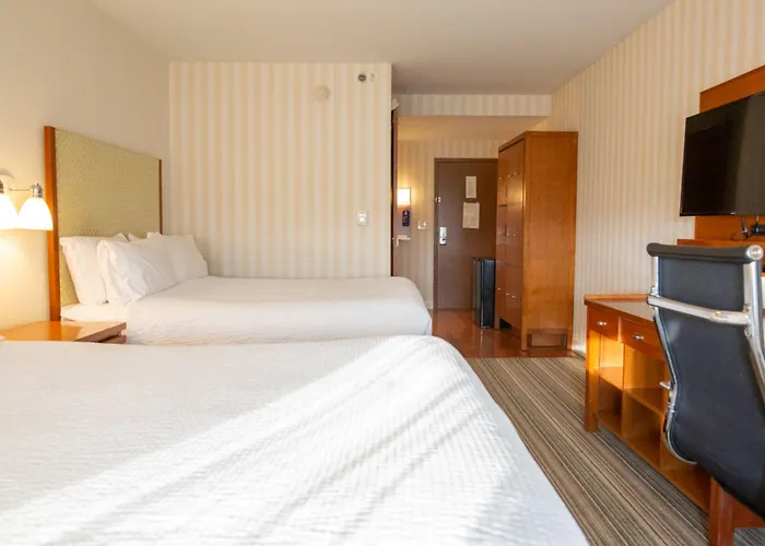 Express Airport Easton Hotel