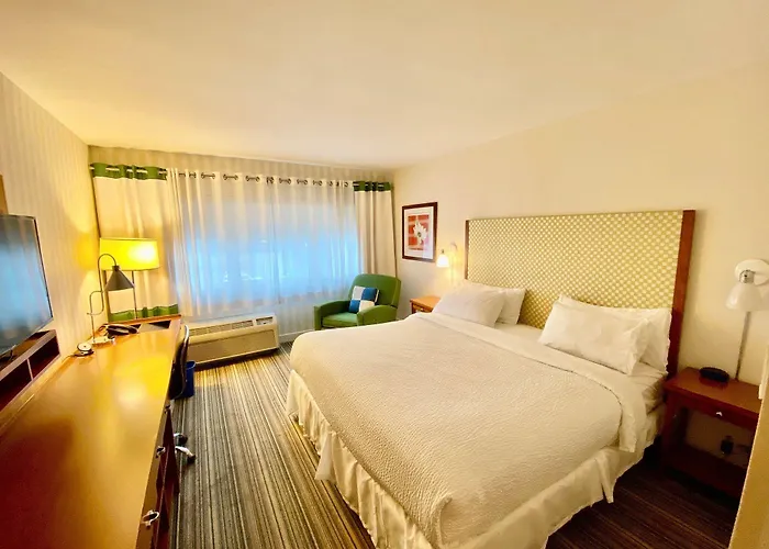 Express Airport Easton Hotel