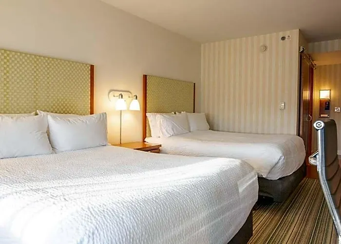 Express Airport Easton 4*