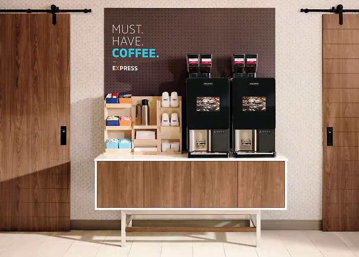 Hotel Express Airport Easton 4*