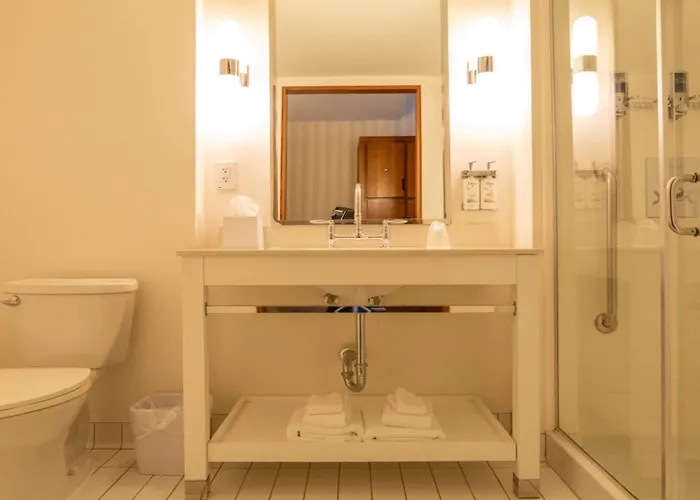 Express Airport Easton 4*